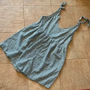 SHEIN Teal Patterned romper size large w zipper on side and tie straps